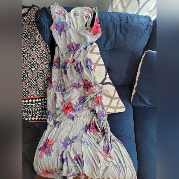 One Dress  - Picture 5 of 16